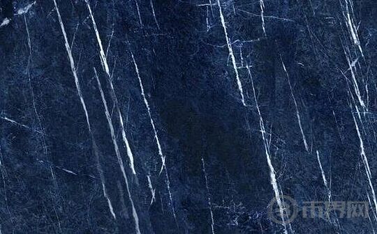 2025年11月比特币与风险资产的回调情况分析：多角度探讨